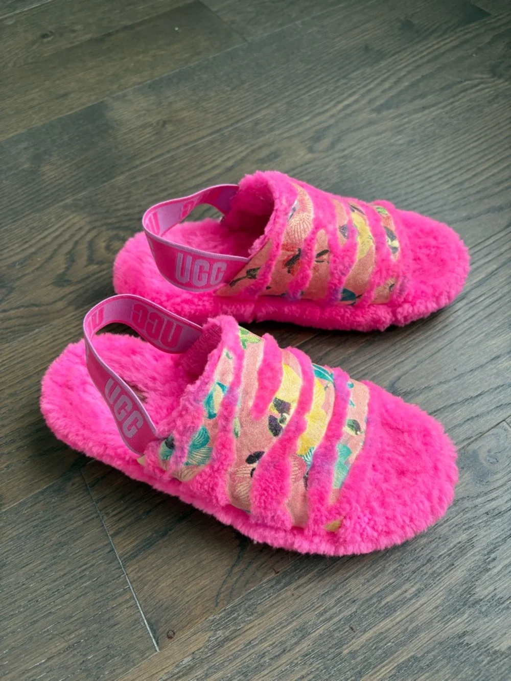 UGG Fluff Yeah Tiger Flower Slides Size 7 Taffy Pink - Picture 3 of 8